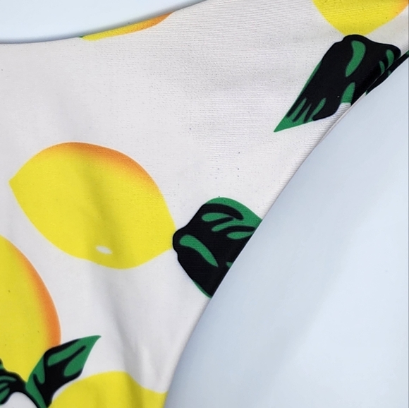 ZAFUL Lemon Pattern Bandeau Top Cheeky Bottom Bikini Set. Size: M/6 - Picture 6 of 9